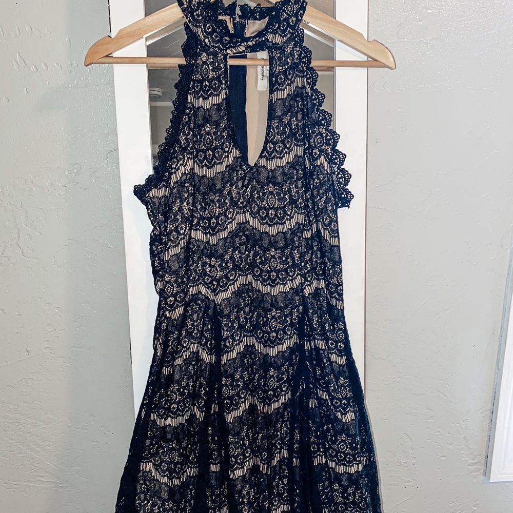 Fancesca’s Lace Black Keyhole Midi Dress